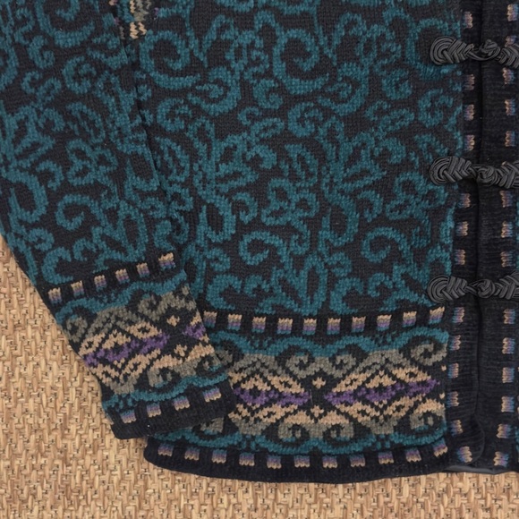 Vintage Icelandic Design Lined Sweater with Frog Fasteners - Picture 4 of 15